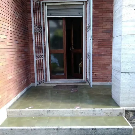 Marconi House Apartmán *