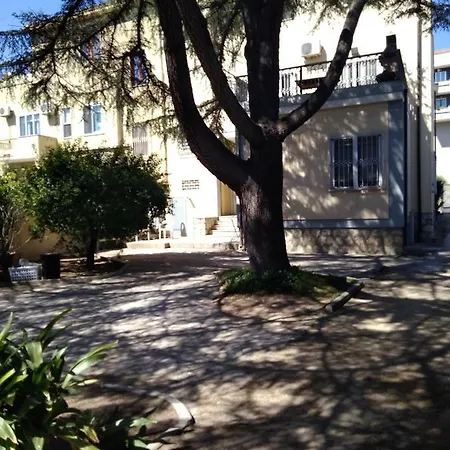 Marconi House Apartmán *